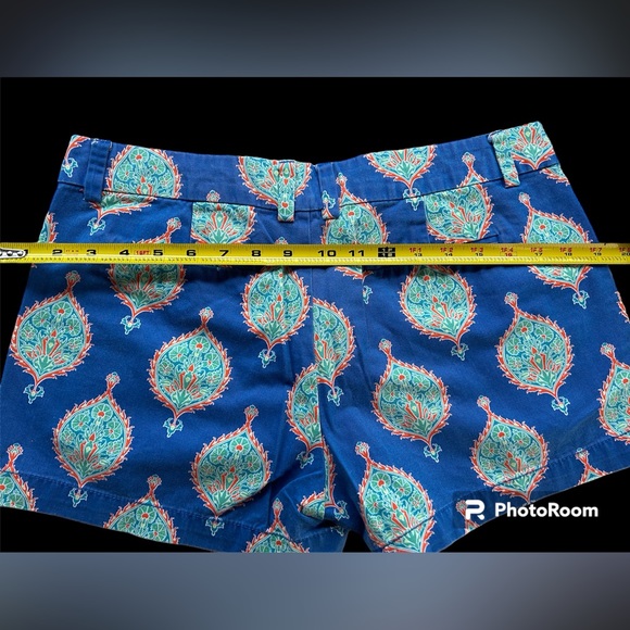 SHORTS - Picture 3 of 6